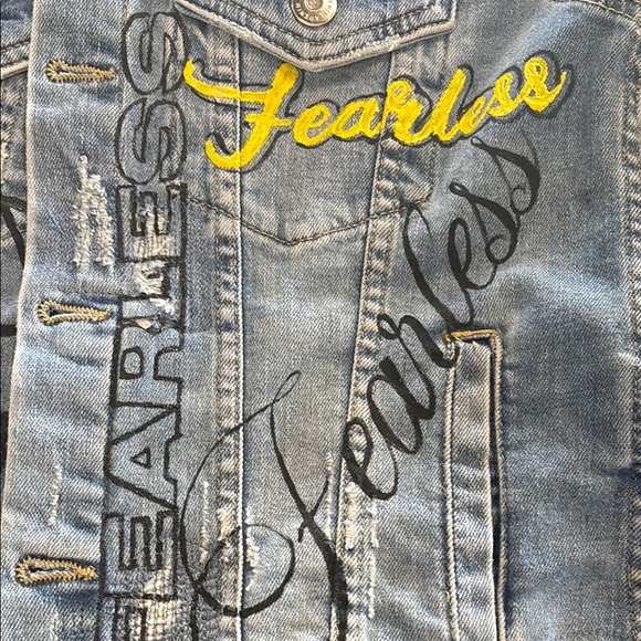 Fearless Hand painted Denim Jacket Size Medium - Picture 5 of 7